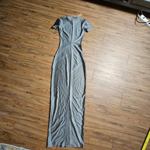 SKIMS Shine Spandex Jersey Long Dress XS Metallic Gray Bodycon DR-MAX-3013 NWT - Picture 2 of 8
